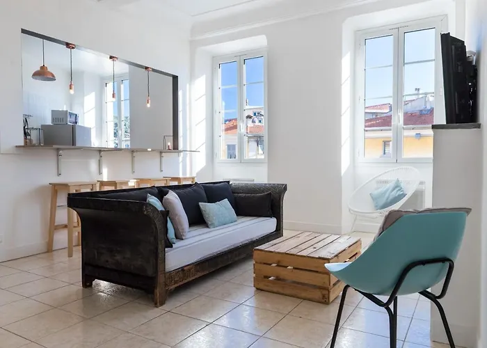 Bright Apartment Old Town